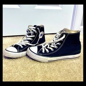 Black high top Converse size 3